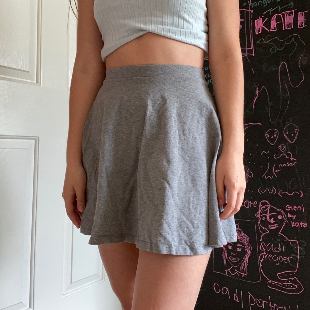 Gray skater skirt - Picture 2 of 4